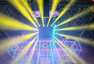 2019华晨宇火星演唱会 四面舞台与灯光设计的燃情交响